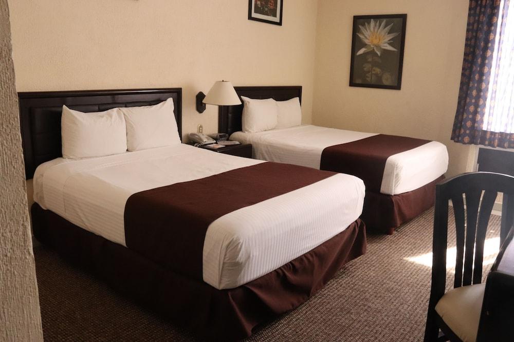 Hotel Santa Irene גואדלחארה מראה חיצוני תמונה