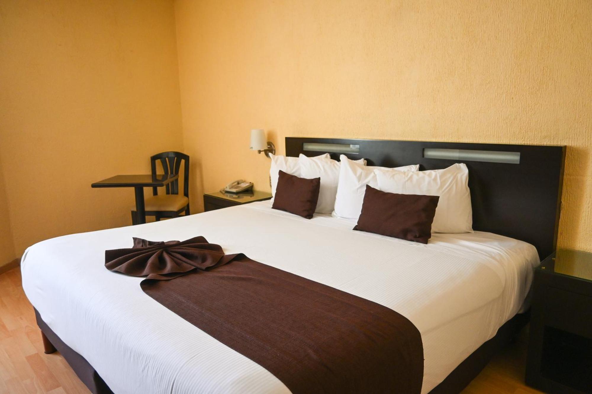 Hotel Santa Irene גואדלחארה מראה חיצוני תמונה