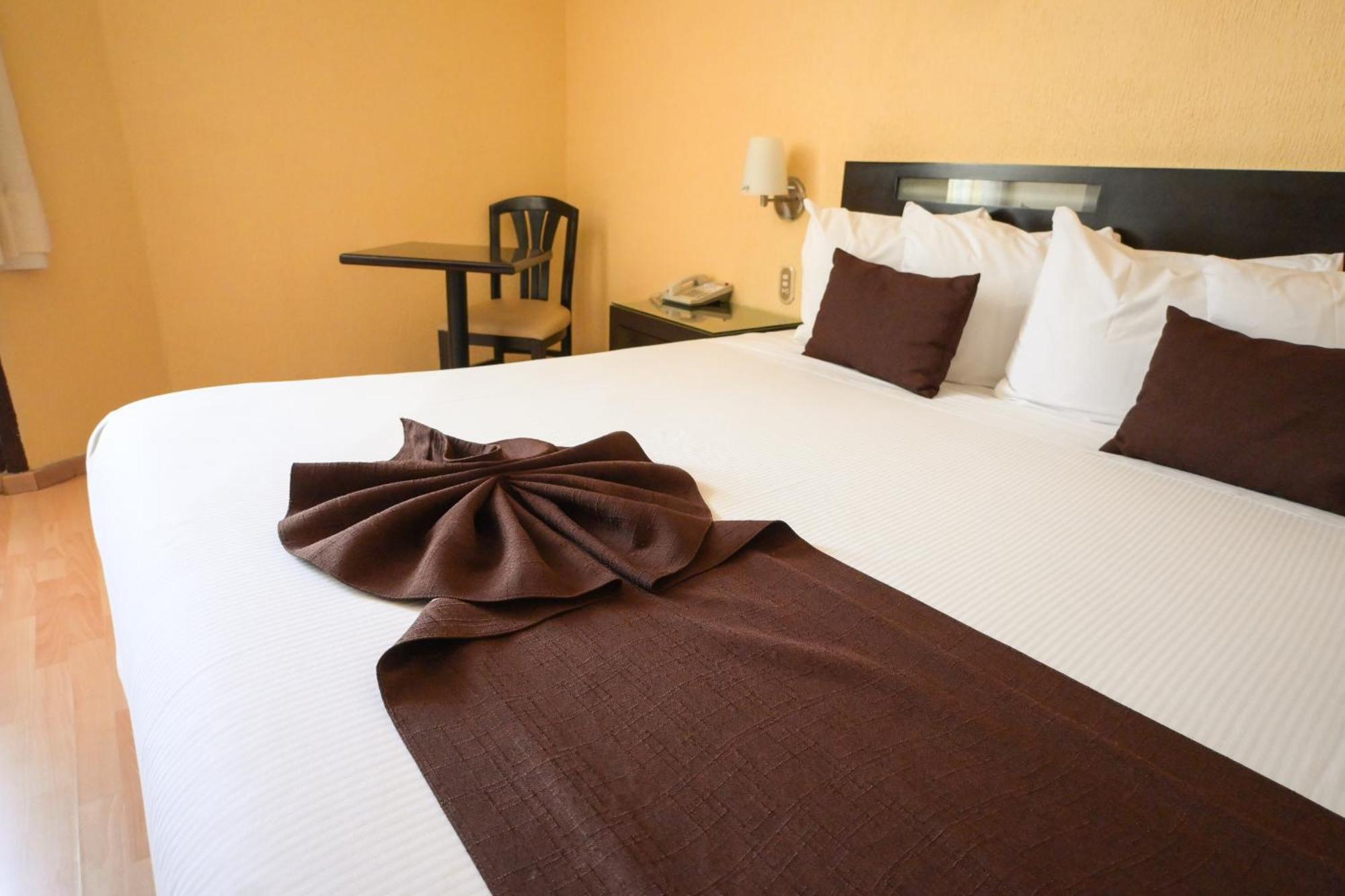 Hotel Santa Irene גואדלחארה מראה חיצוני תמונה