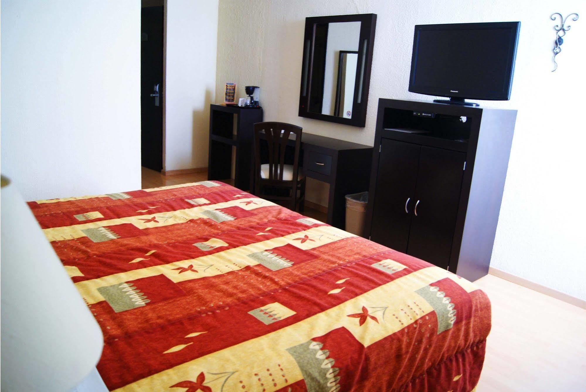 Hotel Santa Irene גואדלחארה מראה חיצוני תמונה