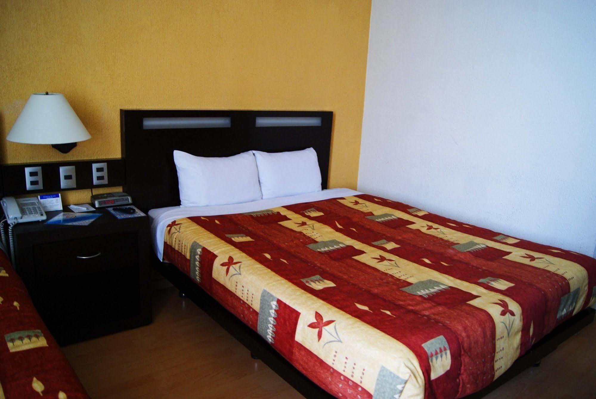 Hotel Santa Irene גואדלחארה מראה חיצוני תמונה